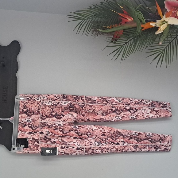 ID Ideology Snake-Print High-Rise 7/8 Compression Leggings Inseam 25" Rise:10" - Picture 4 of 7